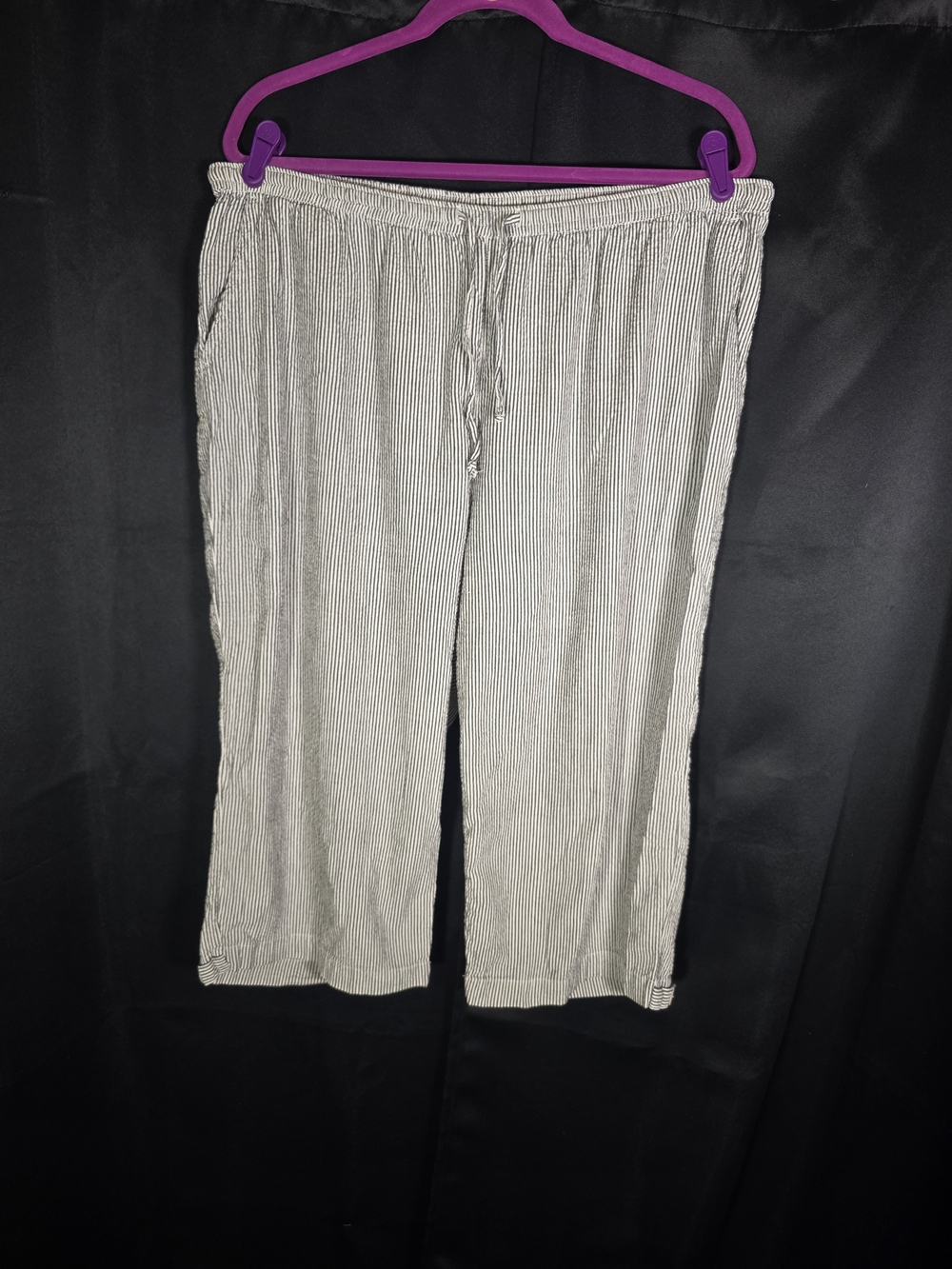 Karen Scott Capri Pants